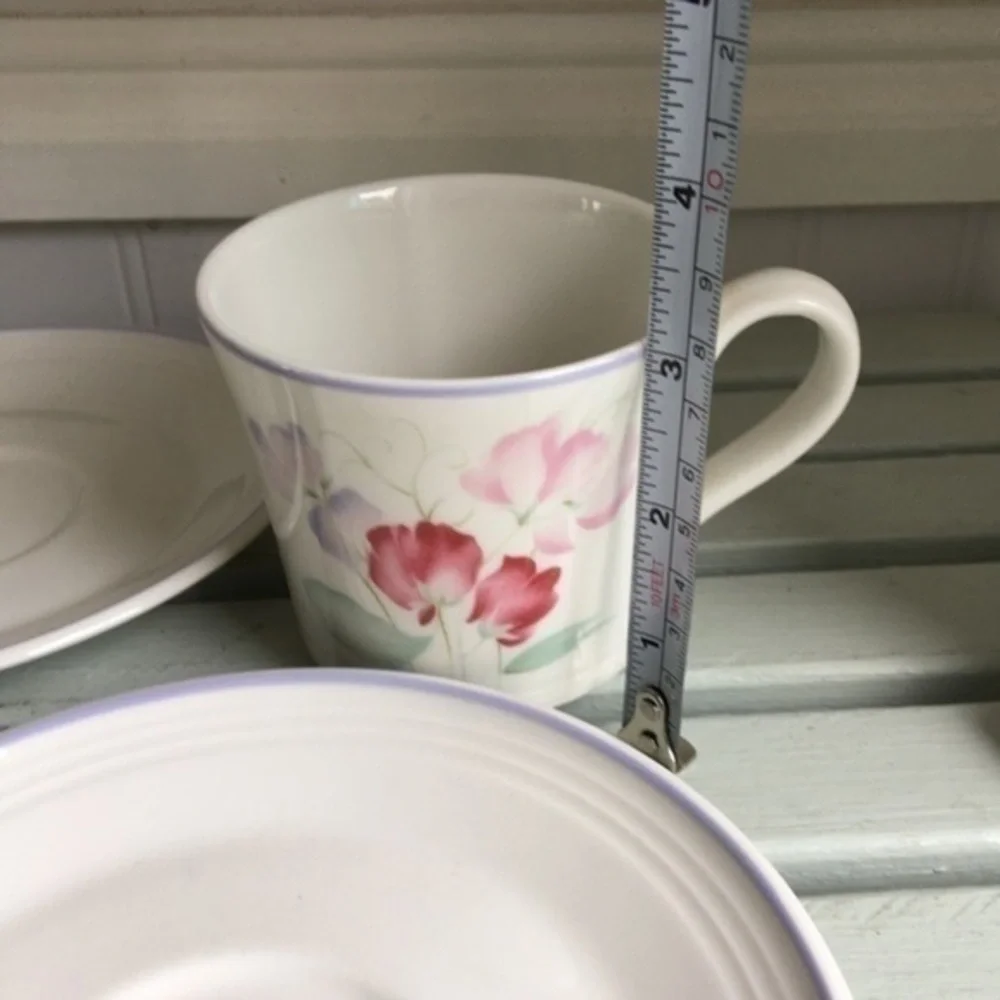 Vintage Royal Doulton Fresh Flowers Cups and Saucers Made in England 1983